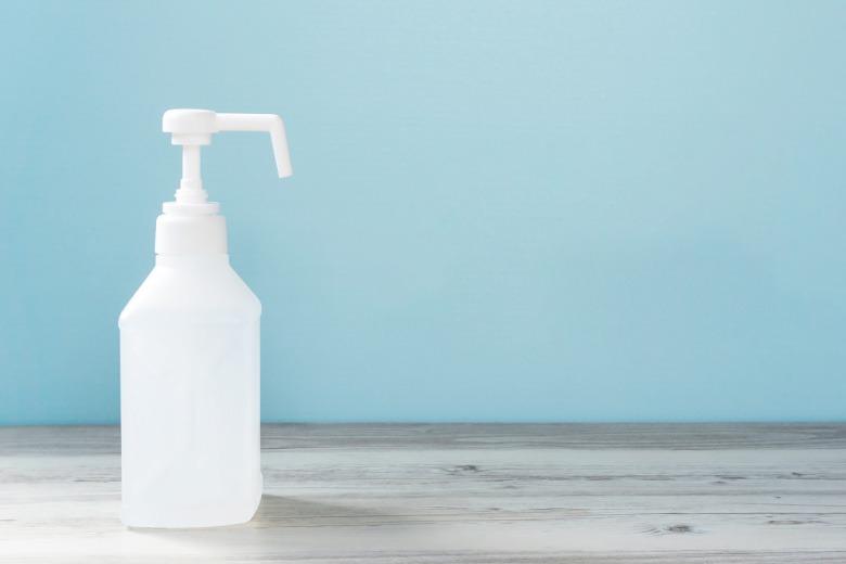 新型コロナ対策を万全にして作業に臨んでいます。